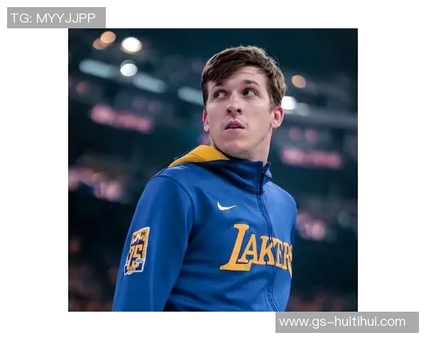 里夫斯这瓜也太劲爆了！球迷粉他，他却勾粉丝女友？